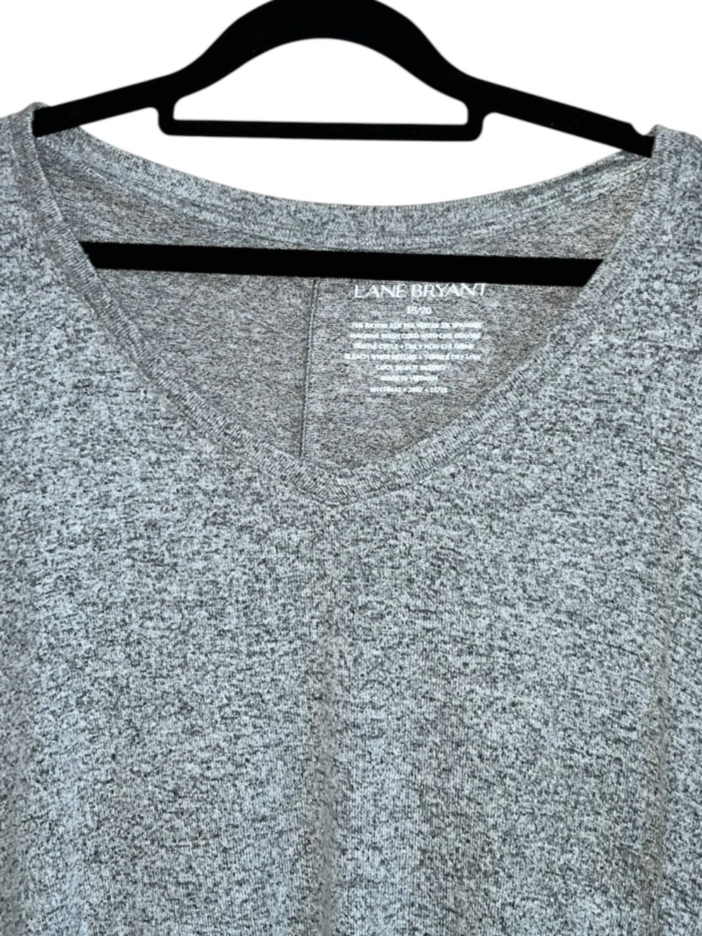 𝐋𝐀𝐍𝐄 𝐁𝐑𝐘𝐀𝐍𝐓 | GRAY HEATHERED FLOWY TOP - Picture 2 of 6